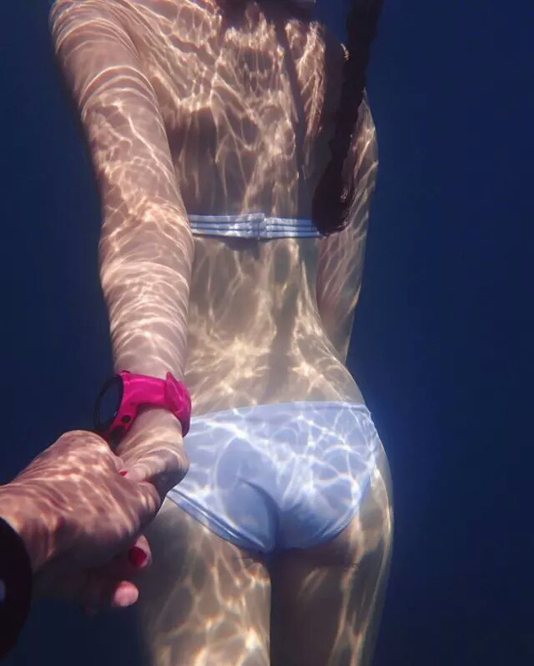 潛水拍照新姿勢，放下你的剪刀手，我們來這樣拍